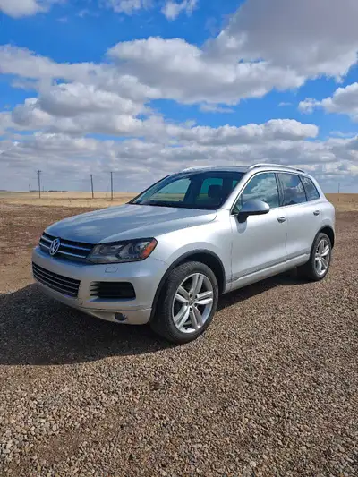 Selling my 2012 Diesel VW Touareg, it has higher mileage but drives real good, I just got the timing...