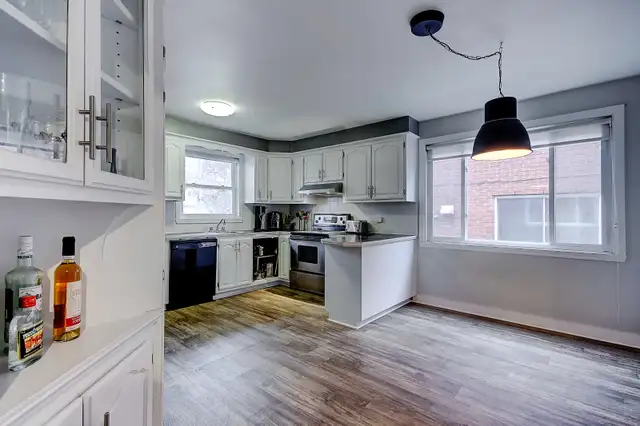 GRAND 5 1/2 DEVANT PARC AVEC GARAGE ET PRÈS METRO LANGELIER in Long Term Rentals in City of Montréal - Image 6