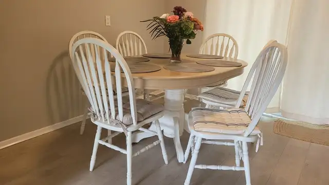 Beautiful While Dinning Table with leaf and 6 Chair & Cushion63735875970305120