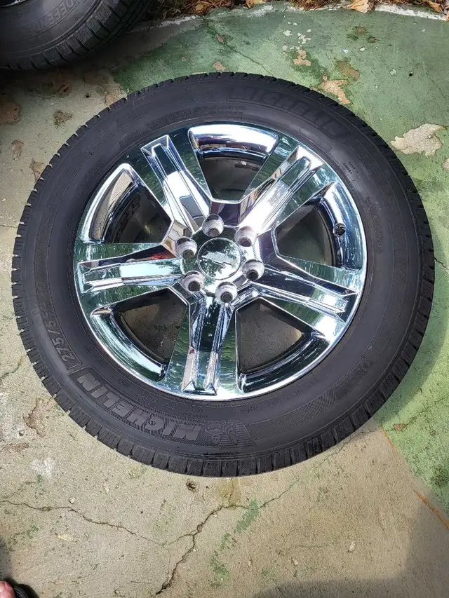 2014-2019 Chevy Silverado tire set in Tires & Rims in Oshawa / Durham Region - Image 9