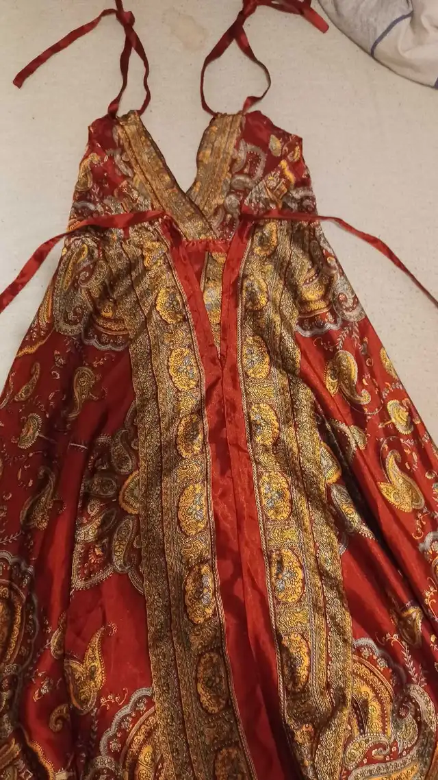 robe médium  in Women's - Dresses & Skirts in Trois-Rivières - Image 3