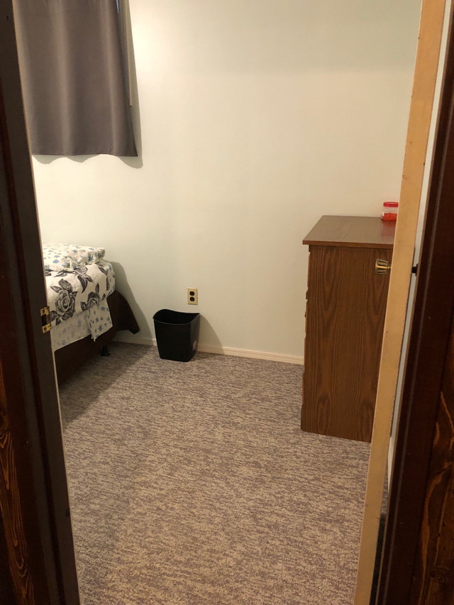 Furnished room for rent in Edson in Room Rentals & Roommates in St. Albert - Image 3