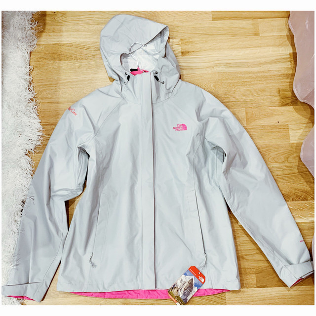 NORTH FACE WOMEN'S VENTURE JACKET - BNWT (M) in Women's - Tops & Outerwear in City of Toronto - Image 2