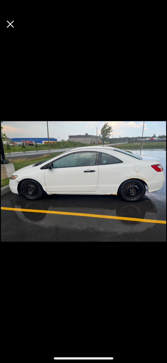 2009 Honda Civic 2 door DXG coupe in Cars & Trucks in Ottawa - Image 2