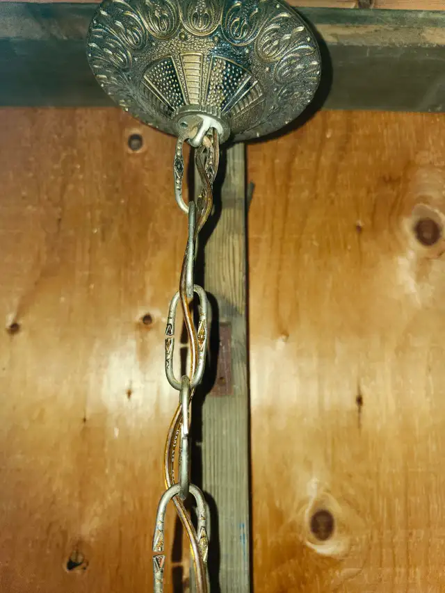 Vintage 1920s Spanish Brass Chandelier in Arts & Collectibles in Laval / North Shore - Image 7
