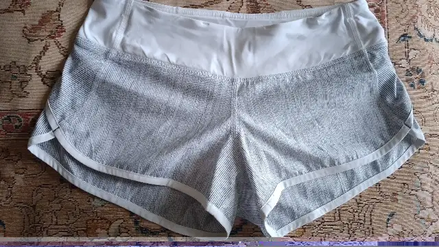 Lululemon Run Speed Short Wee Are From Space White Combo in Women's - Bottoms in City of Toronto - Image 9