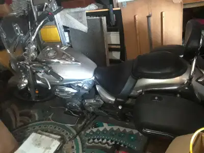 V star 2011. Runs very well. Comes with windshield, back rest, saddlebags, helmet. New battery. 5000...