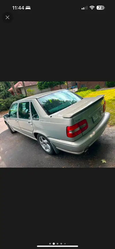 2000 Volvo S70 – 2.4L 5-Cylinder, Automatic, FWD Naturally aspirated model. Clean title. Well-built...
