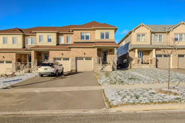 NEWER END-UNIT Townhouse for Rent