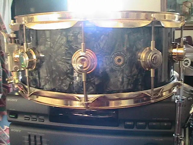 MADE in "USA" ~ DW Millennium Maple Drum ~"COLLECTOR'S EDITION" in Drums & Percussion in Windsor Region - Image 3