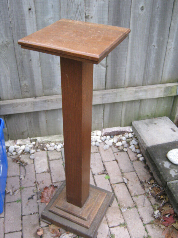 Oak pedestal plant stand in Home Décor & Accents in St. Catharines