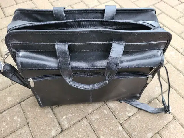 Laptop case IBM leather in Laptop Accessories in Ottawa - Image 4