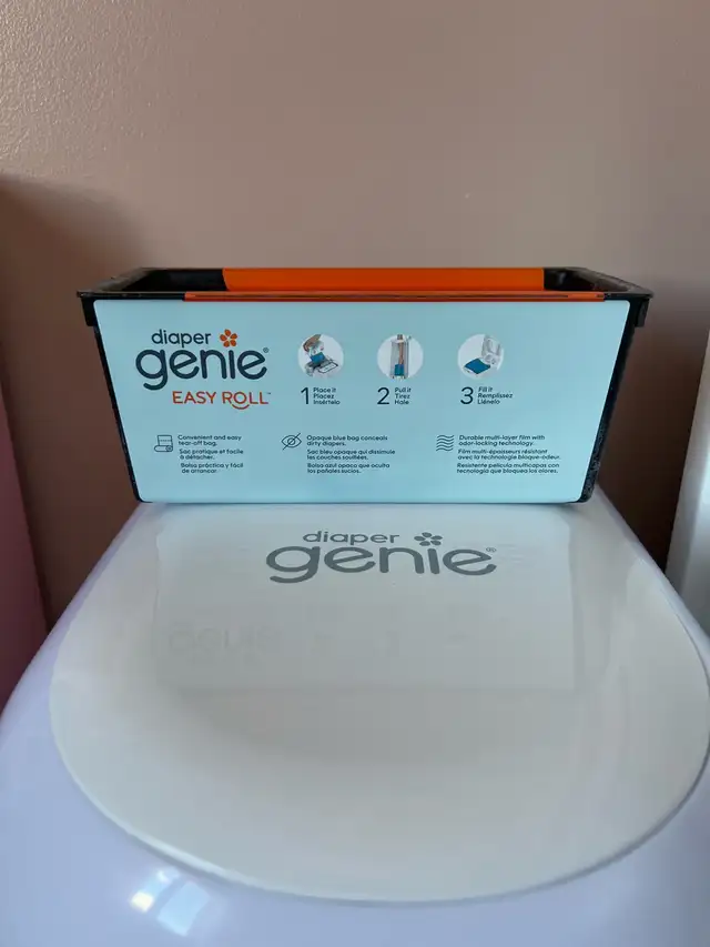 Diaper Genie Platinum Pail – Excellent Condition in Bathing & Changing in Edmonton - Image 5