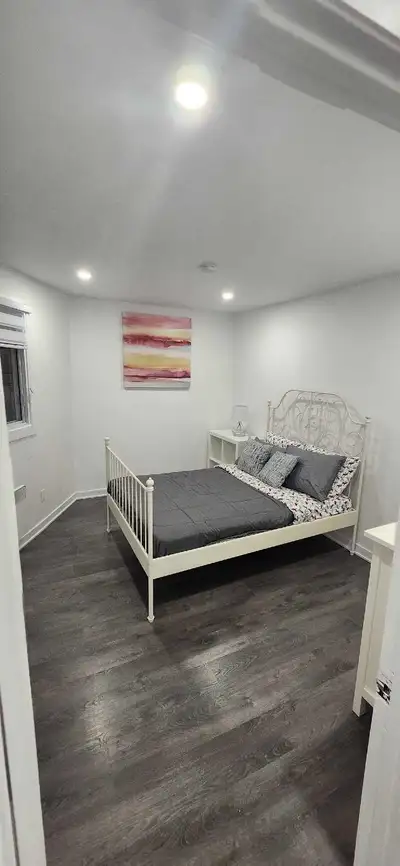 Belle Chambre à louer pour personne calme, non fumeur. Tout inclus ( wifi, électricité).