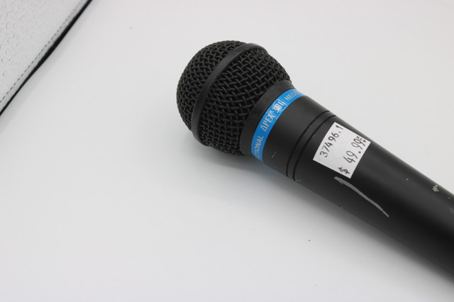Apex381 Neodymium Dynamic Hyper-Cardioid Microphone (#37496) in Performance & DJ Equipment in City of Halifax - Image 2