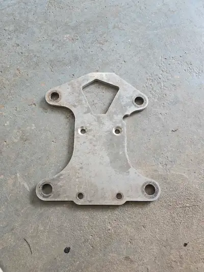 1997 Arctic cat Zr 580 engine mount / plate.