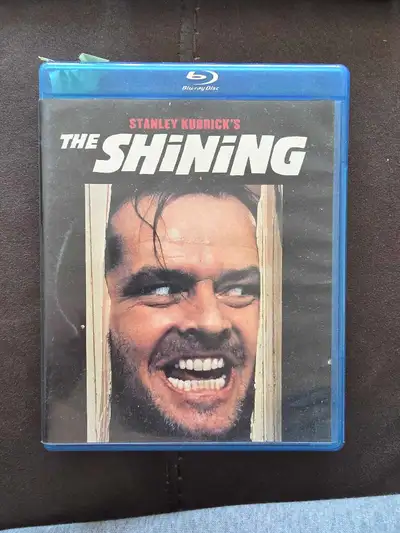 Je vends une copie Blu-ray du classique d'horreur de Stanley Kubrick, The Shining. Le disque est en...