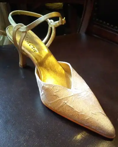 CHAMPAGNE-GOLD DRESS SHOE, 3" HEEL, SIZE 39 (8 1/2), NEW, Voir plus