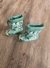 Toddler size 5 rubber boots 