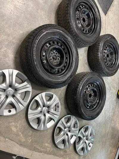 Pneus d’hiver à vendre de marque Dunlop de très bon état. Ils ont été utilisés un hiver. 235 / 65R17...