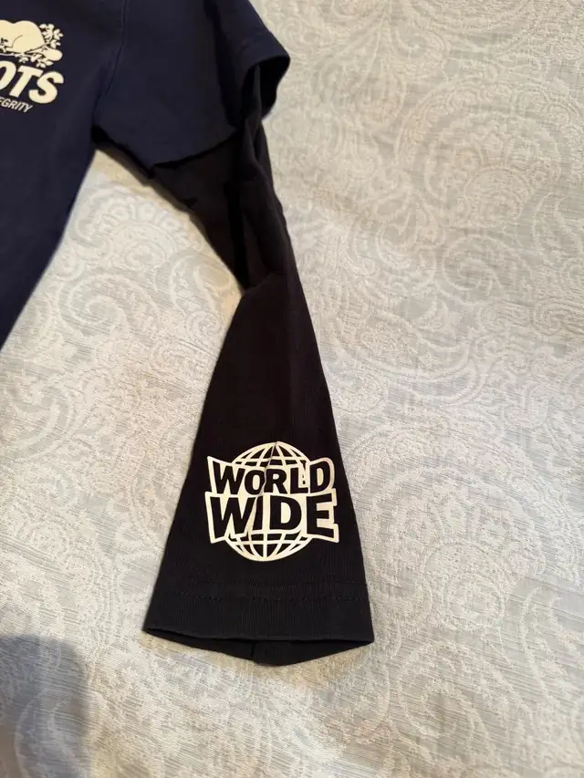 Roots boys small navy blue illusion tee LS with black sleeves in Kids & Youth in Windsor Region - Image 7