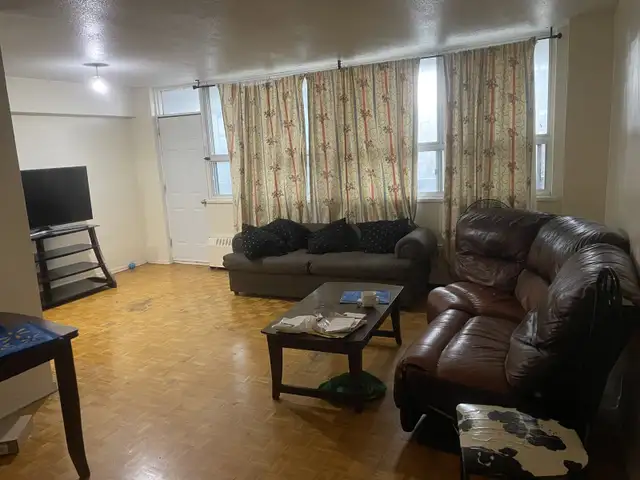 Rooms for rent @ Keele and Lawrence west