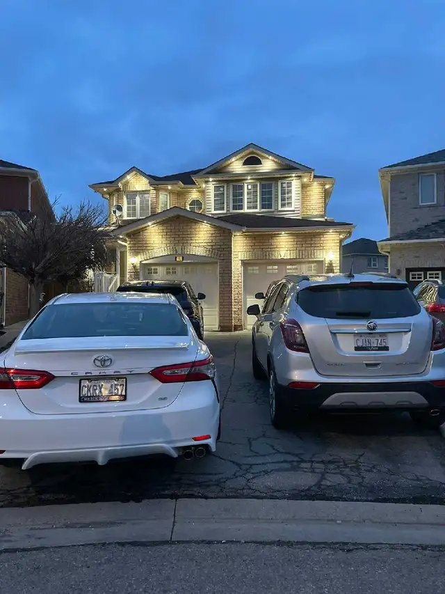 Durham rooms for rent Oshawa, Whitby, Ajax, Pickering  Scarborou in Room Rentals & Roommates in Oshawa / Durham Region - Image 2