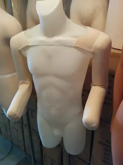 ★★ MANNEQUINS ET PRÉSENTOIRS DE MAGASINS ★★ PAS CHER ★★, View more