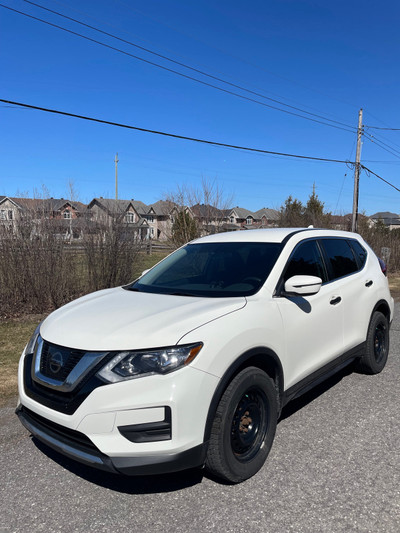 2017 Nissan Rogue (Low Mileage)