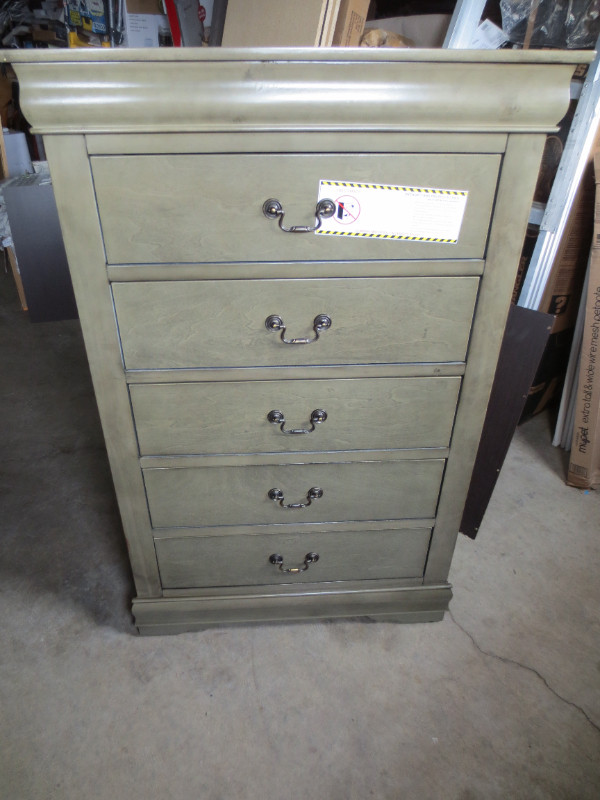 Meuble commode neuve bois,bureau chambre 5 tiroirs vert 30X 48 dans Meubles de télé et unités de divertissement  à Thetford Mines