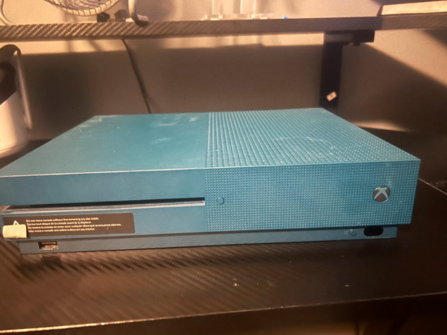 Xbox One S 500 GB And Games (No Controller) in XBOX One in Ottawa