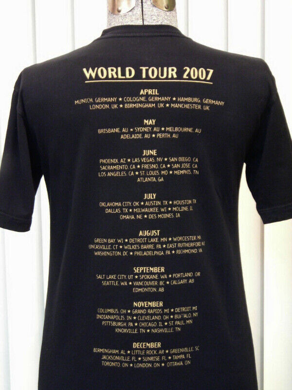 2007 Keith Urban World Tour Concert T-shirt in Arts & Collectibles in Edmonton - Image 3