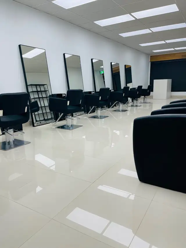 Salon Chair / Space for Rent