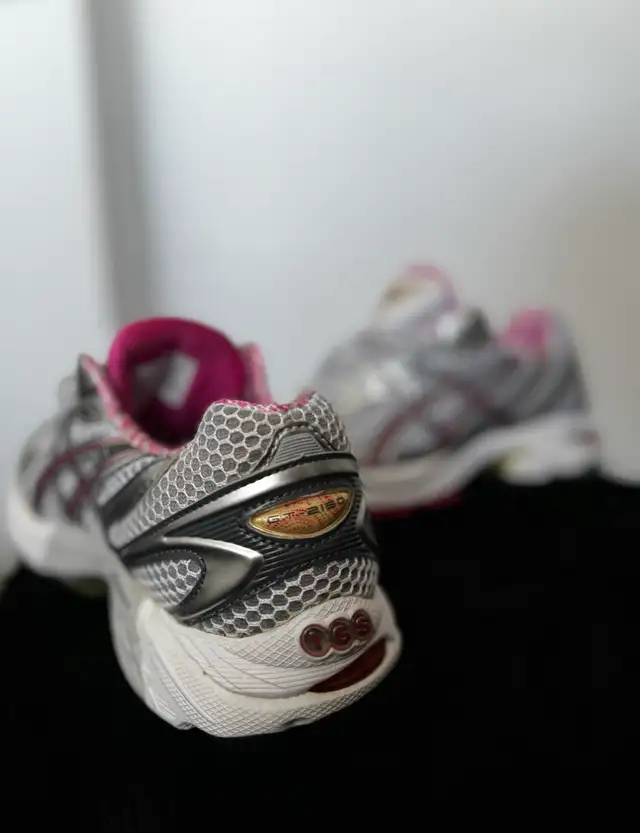 Asics GT-2160 in Women's - Shoes in City of Toronto - Image 5
