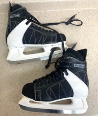 size 11 Men's / Senior skates (CCM Intruder)