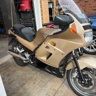 2005 ZG1000. Original owner, bike runs great. 35000 K. Bags included