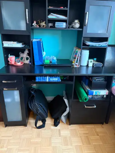 Bureau ordinateur à donner, View more