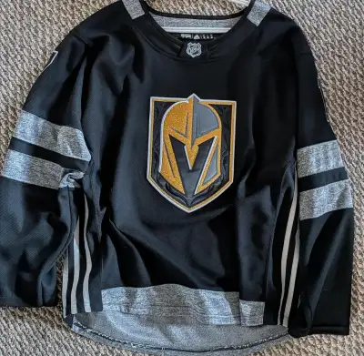 Vegas Golden Knights ''VEGAS STRONG'' Jersey #17 Size 52, View more
