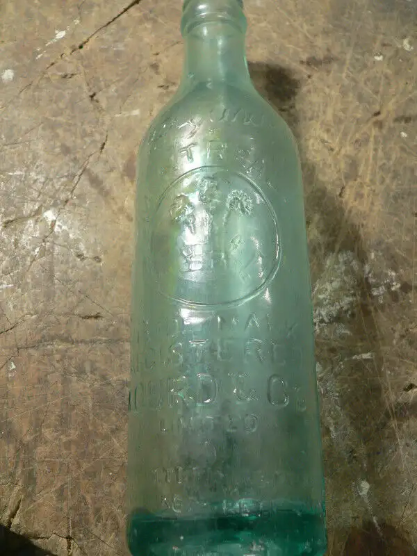 plusieurs bouteille vintage a différent prix in Arts & Collectibles in Lanaudière - Image 9