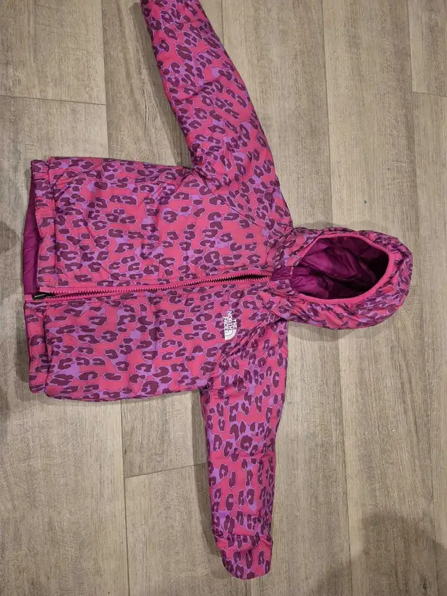 New toddler North face jacket in Kids & Youth in St. Albert - Image 2