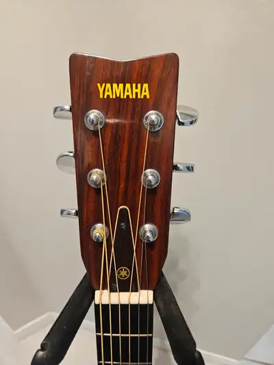 Yamaha vintage FG335 guitar, View more
