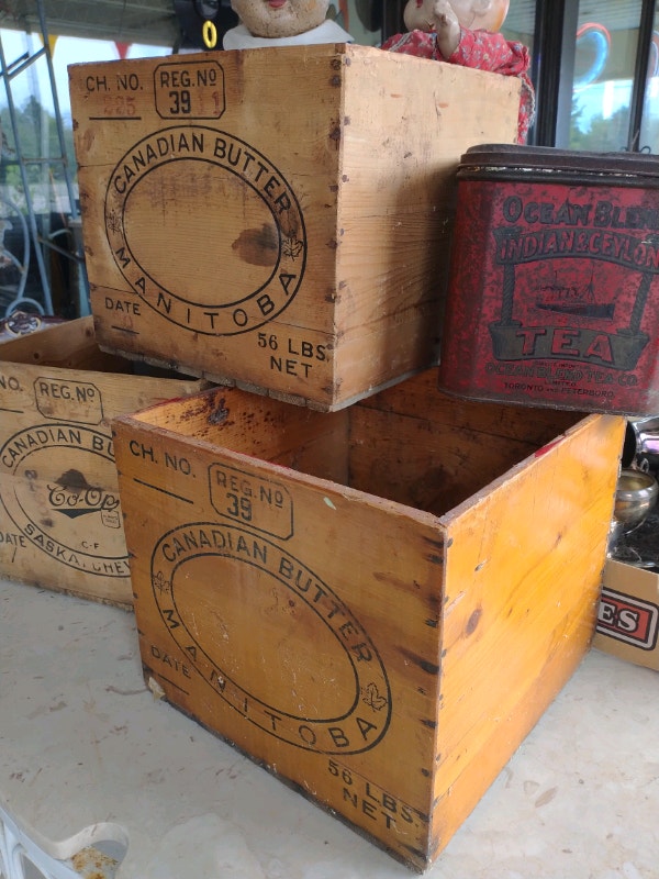 Vintage wooden crates Arts & Collectibles Barrie Kijiji