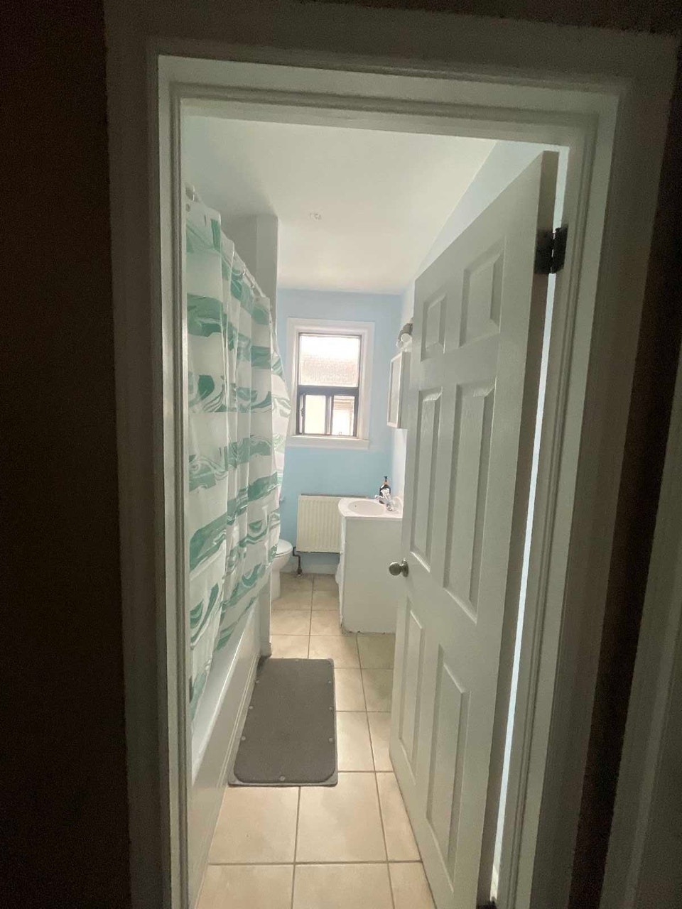 AVAIL Nov 01 ($1,590) – 2 Bedroom Apt Downtown Hamilton 5