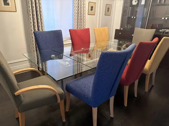 8 Wood Dining Room Chairs: 6 plus 2 Arm Chairs *** REDUCED PRICE in Dining Tables & Sets in Markham / York Region - Image 5