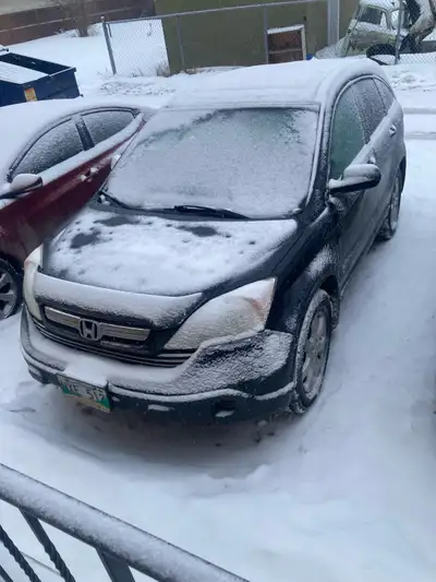 2007 CRV , Clean Title , running well , moderate wear and tear .