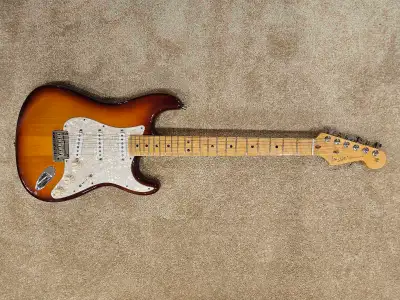 Fender Select Strat, View more