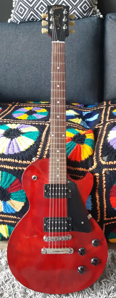 Gibson Les Paul Studio 2018 - Worn Cherry Finish - Made in USA, View more