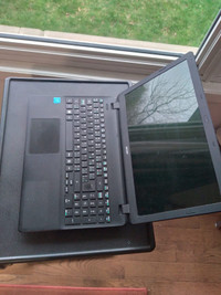 Acer laptop - in good condition 