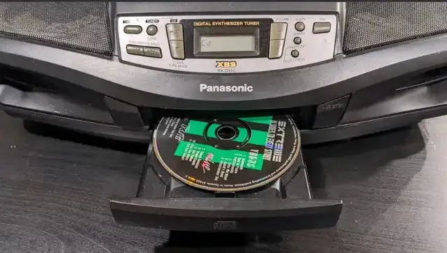 Panasonic RX-DS16 XBS AM/FM Cassette CD Player Radio Boombox in Stereo Systems & Home Theatre in City of Toronto - Image 3