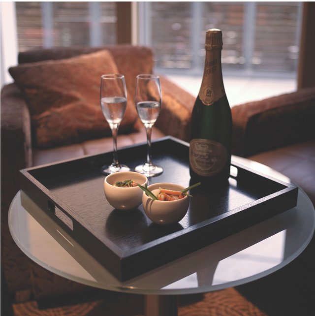 Pottery Barn Real Mahogany Sqaure Tray in Home Décor & Accents in City of Toronto - Image 2